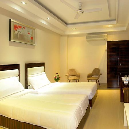 Hotel Gulnar New Delhi Exterior photo