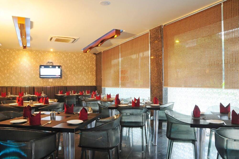Hotel Gulnar New Delhi Exterior photo